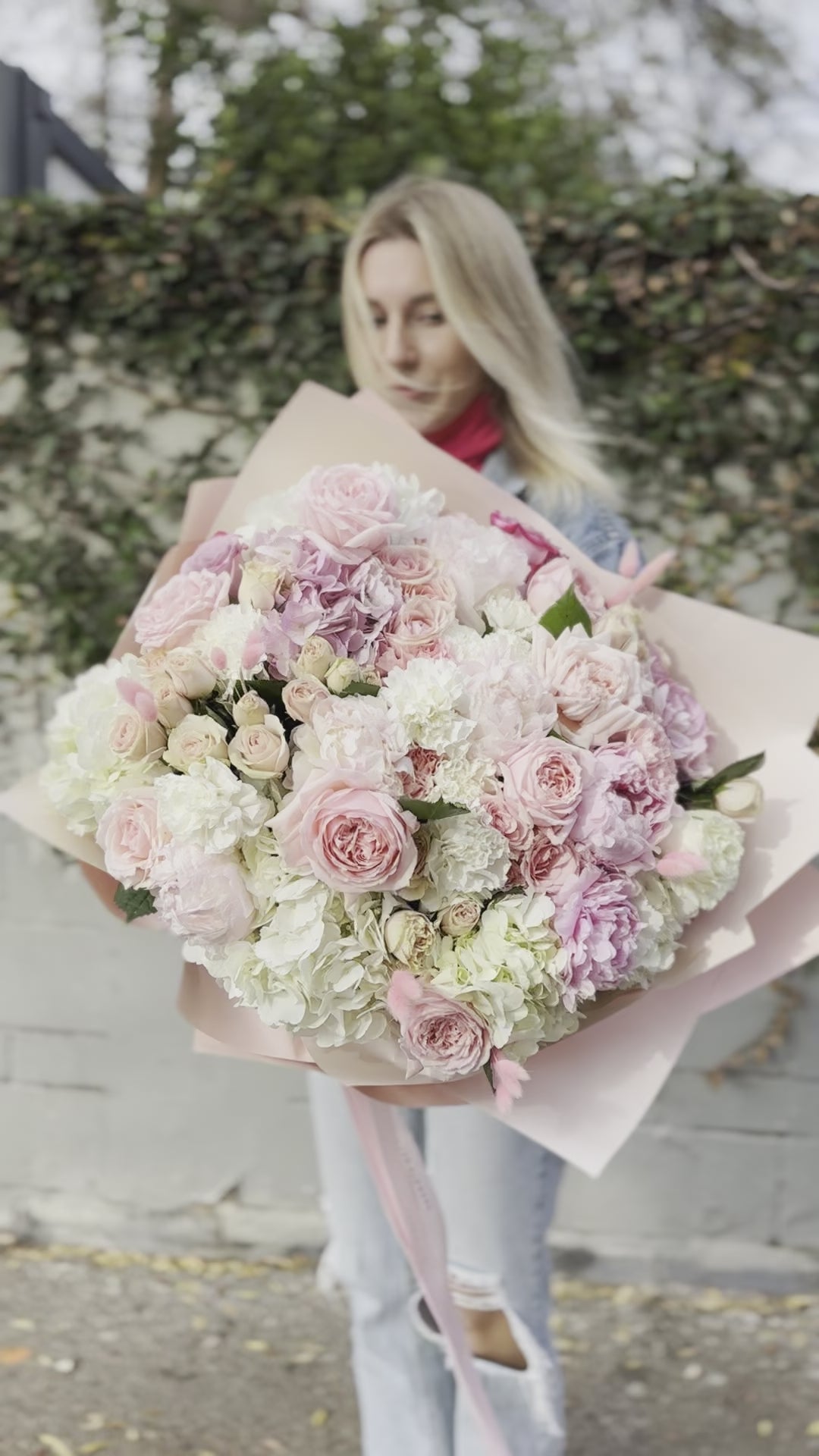 
                  
                    Load and play video in Gallery viewer, Milana (Bouquet with peonies, garden roses and ranunculus)
                  
                
