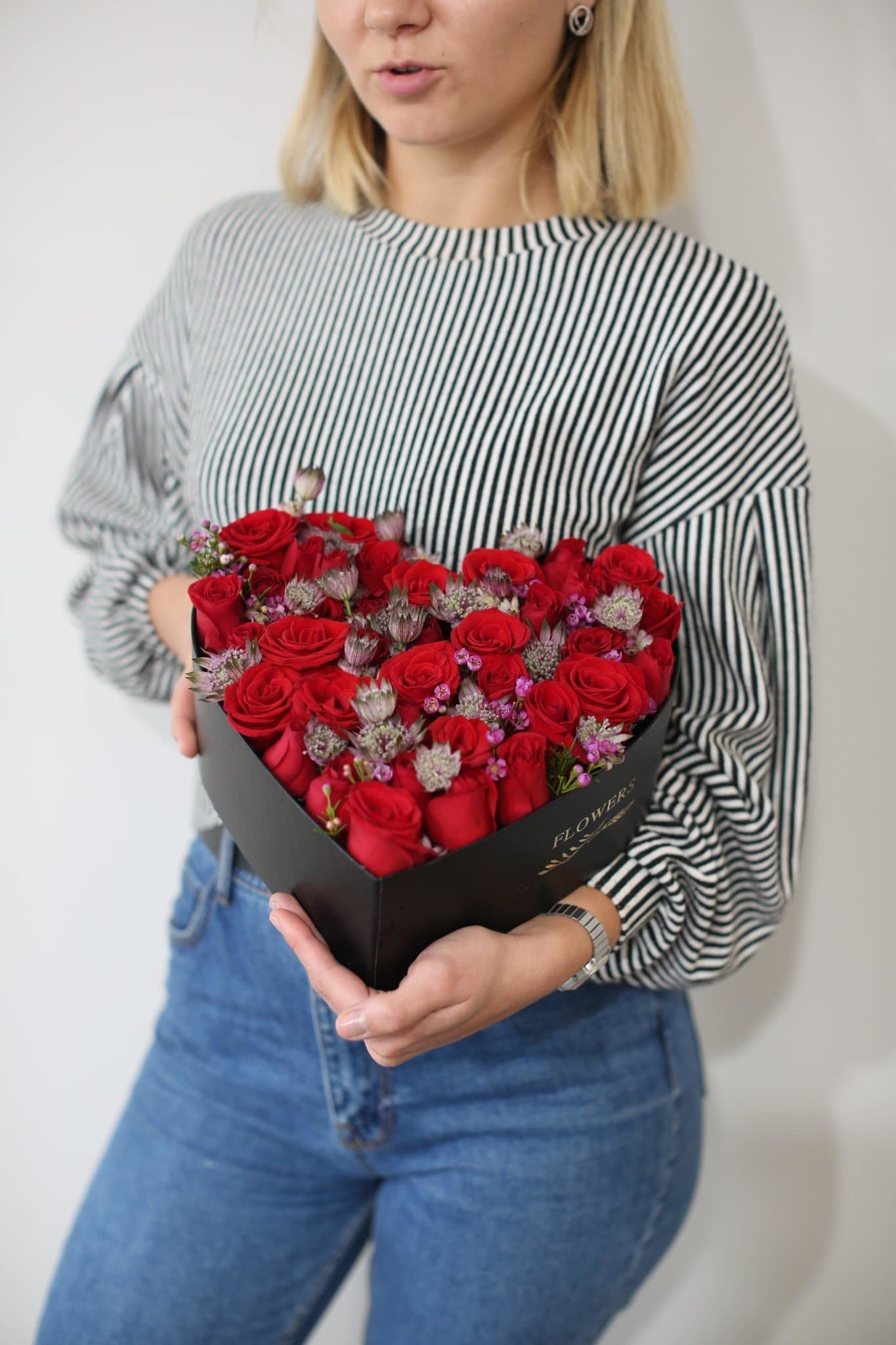 Box with roses - Los Angeles Florist - Pink Clover