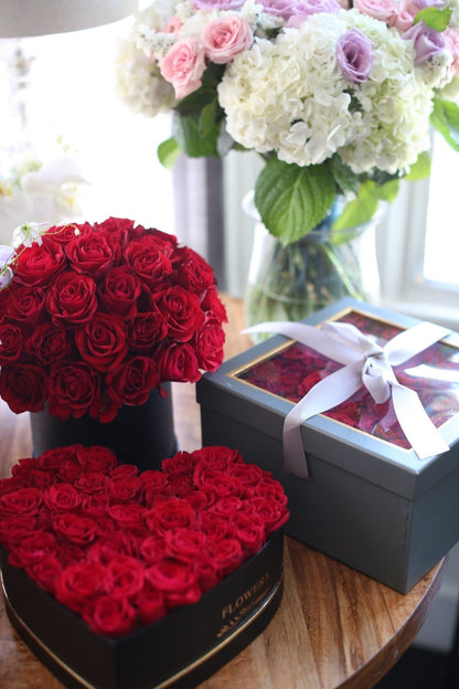 Box with roses 🌹 - Los Angeles Florist - Pink Clover