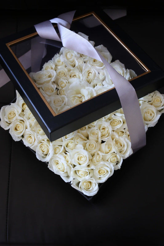 Box with roses - Los Angeles Florist - Pink Clover