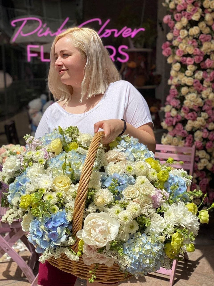 Diana - Los Angeles Florist - Pink Clover