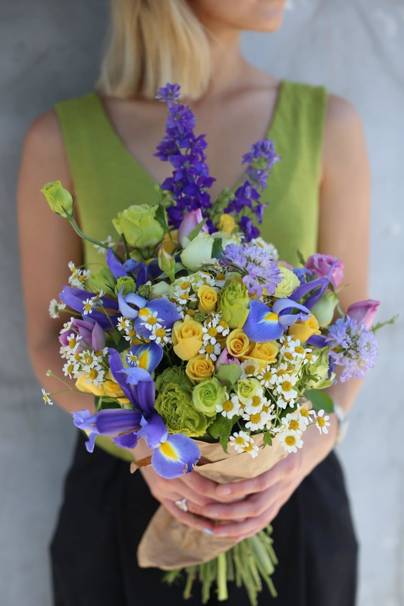 Elsie(Chamomile and roses irises flowers bouquet) - Los Angeles Florist - Pink Clover