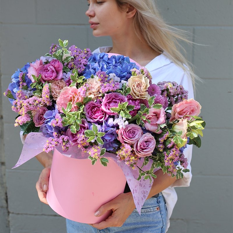 Floral arrangement in a pink box - Los Angeles Florist - Pink Clover