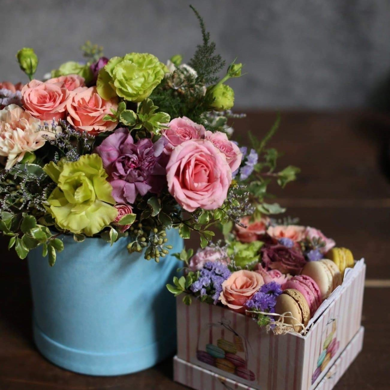 Colorful Roses with Macaroons