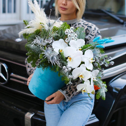 Blue Light - Los Angeles Florist - Pink Clover