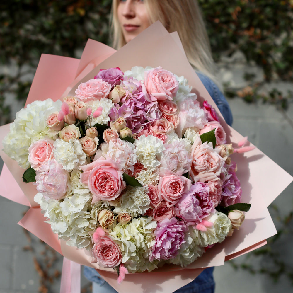 Milana (Bouquet with peonies, garden roses and ranunculus)