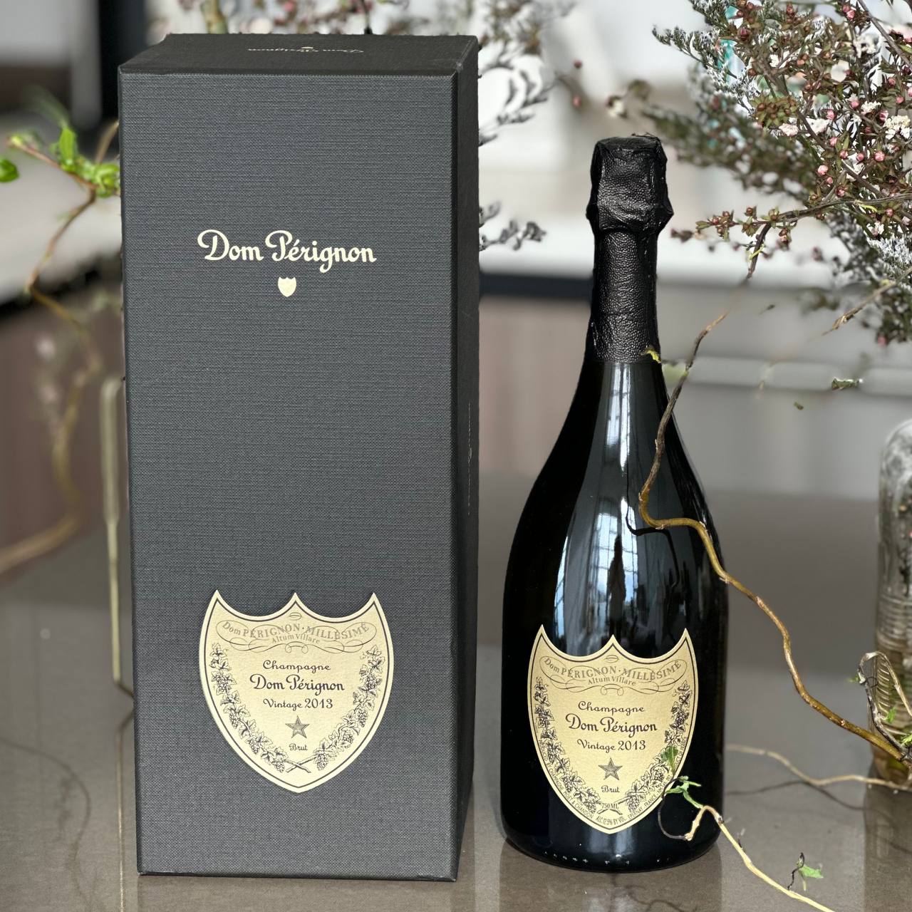 
                  
                    Champagne Dom Pèrignon
                  
                