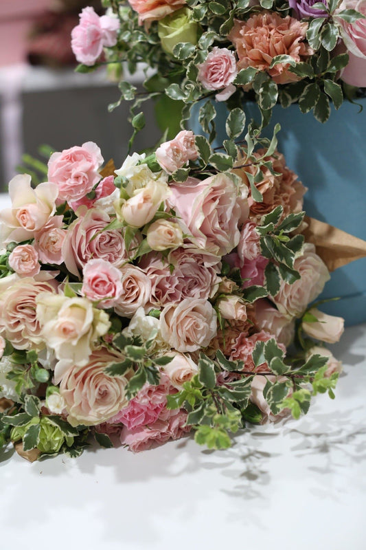 Liyah(Pink and beige roses bouquet) - Los Angeles Florist - Pink Clover