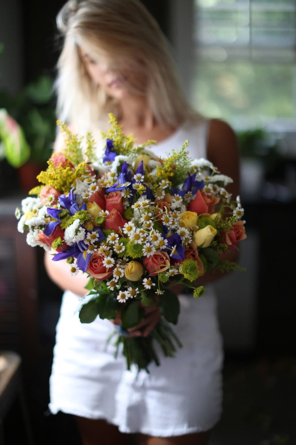 Millie(Chamomile flowers with roses and floral bouquet) - Los Angeles Florist - Pink Clover