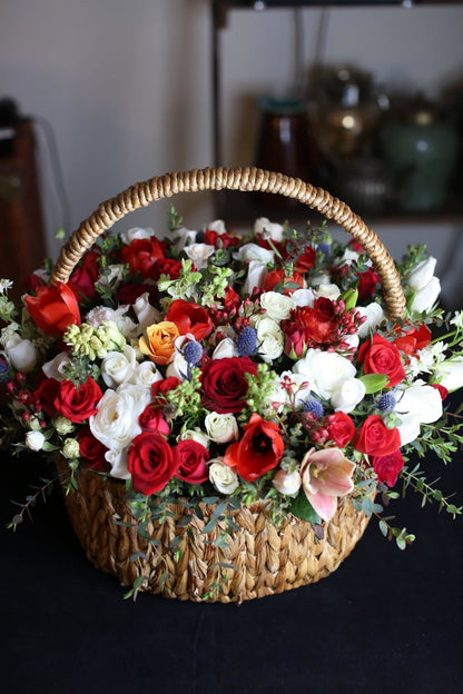 Roses and ranunculus flowers basket Flora - Los Angeles Florist - Pink Clover