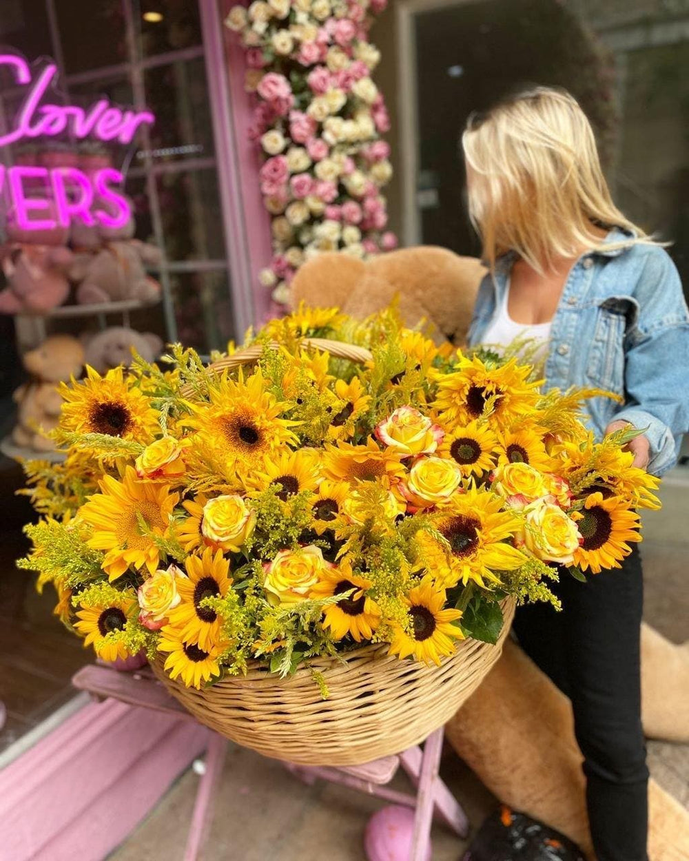 Sunflower with roses Katrina - Los Angeles Florist - Pink Clover
